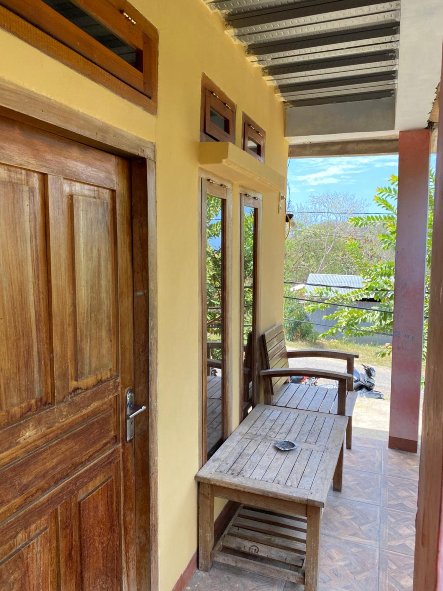 Pieter Homestay Labuan Bajo Eksteriør billede