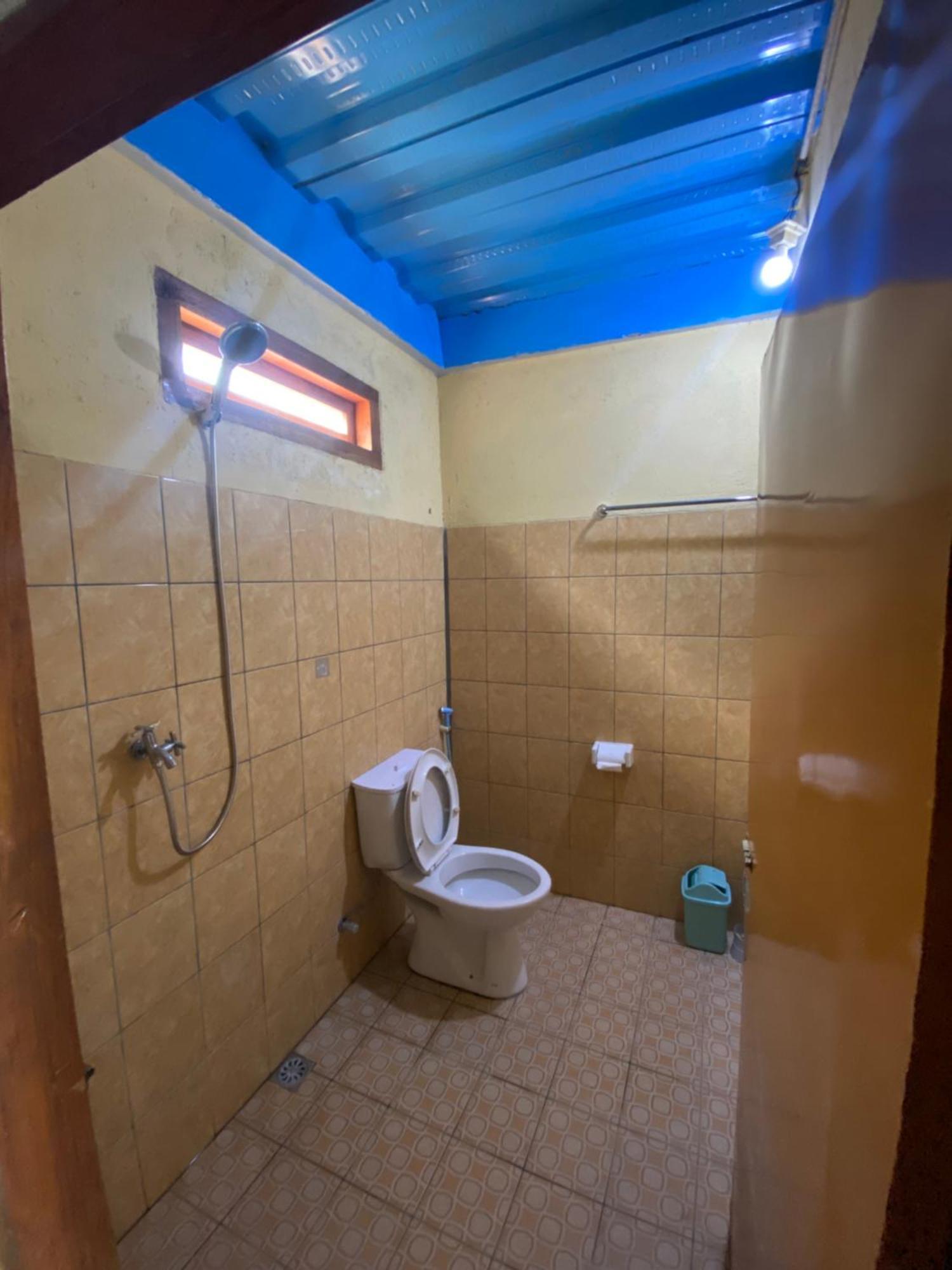 Pieter Homestay Labuan Bajo Eksteriør billede